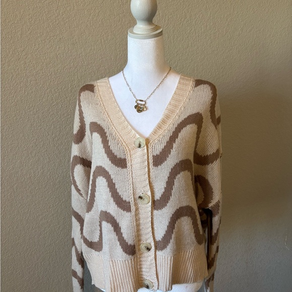 Chic Beige and Brown Wave Pattern Cardigan - Picture 1 of 4
